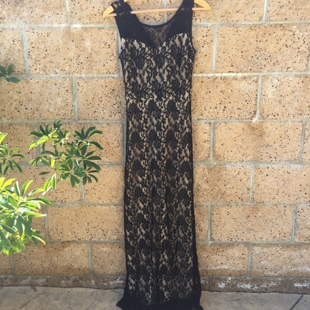 Grace Black Lace Formal Maxi Dress